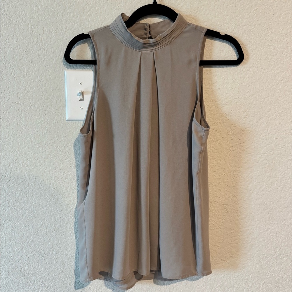 Chic Sleeveless Taupe Blouse